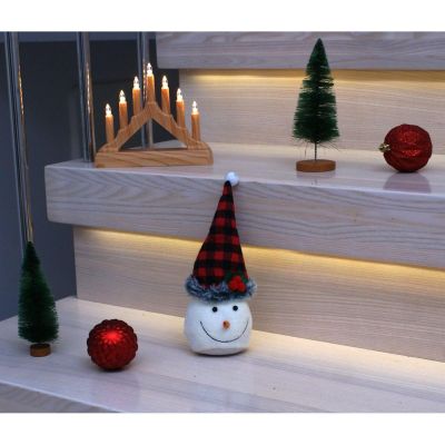 4. BAŁWANEK DEKORACYJNY 20CM Z CZAPKĄ W CZERWONO CZARNĄ KRATKĘ