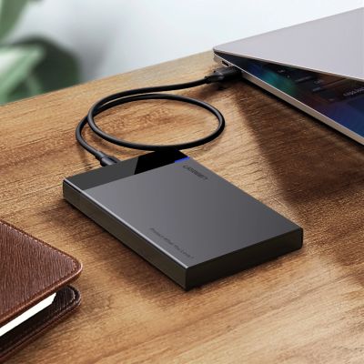 2. Ugreen adapter obudowa kieszeń na dysk SATA 2.5'' 6TB USB-C 3.0 czarny (US221)