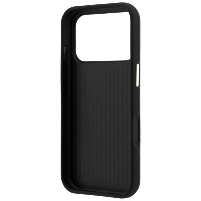 7. Etui Guess Grained & Big Resin Logo na iPhone 18 Pro / 17 Pro - czarne