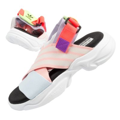 15. Sandały adidas Magmur Sandal W FV1214