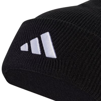 7. Czapka adidas New Logo Beanie Cuff czarna JM0428