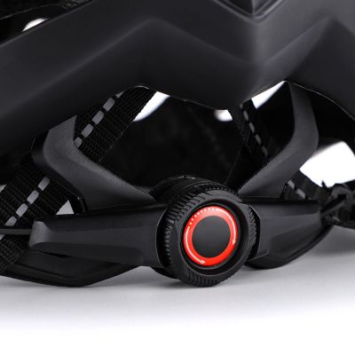 10. Kask rowerowy MTB Wozinsky z odpinanym daszkiem i tylną lampką USB 57-62 cm - czarno-biały