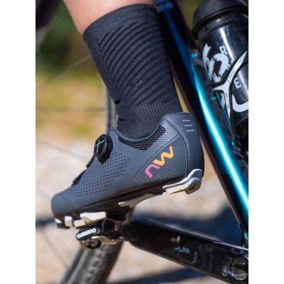 2. Skarpety rowerowe NORTHWAVE SWITCH - czarny