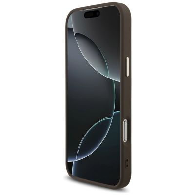 5. Etui Guess 4G Triangle Logo MagSafe na iPhone 17 Pro Max / 18 Pro Max - brązowe