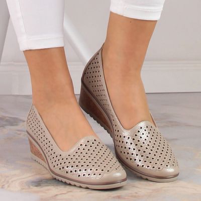 12. Półbuty na koturnie Potocki W SZ12018 WOL130B