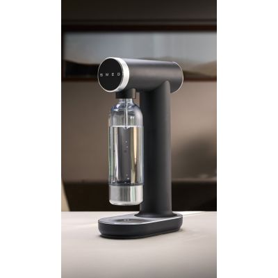 7. Smeg Wassersprudler SKC01BLM, 800ml Flasche, Mattschwarz