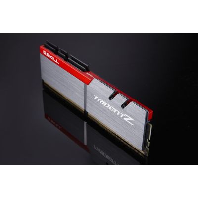 4. Pamięć RAM G.Skill TridentZ Series - DDR4 - 16 GB: 2 x 8 GB - DIMM 288-pin - unbuffered