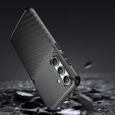4. Thunder Case etui do Samsung Galaxy S24 FE silikonowy pancerny pokrowiec - czarne