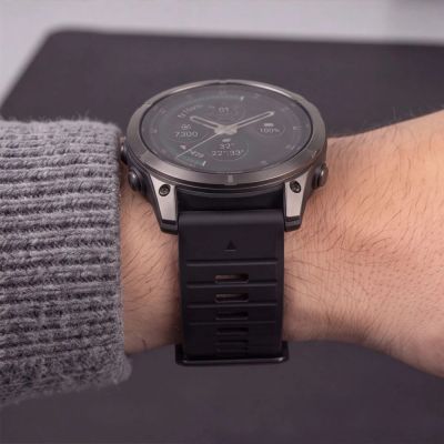 8. Pasek Tech-Protect Silicone na Garmin Fenix 5 / 6 / 6 Pro / 7 / 8 / 8 Pro / E / 9 / 9 Pro (47 mm) - czarny