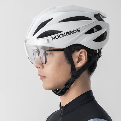 5. Kask rowerowy Rockbros z szybką, odpinane okulary z ochroną UV, unisex - brązowy