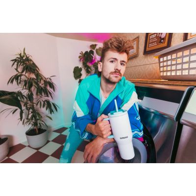 21. Kubek termiczny z teleskopową słomką Kambukka Rio Tumbler 950ml Frosty Coconut