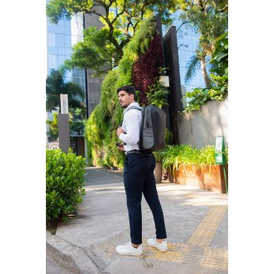 7. XD DESIGN PLECAK BIZZ BACKPACK SZARY P/N: P705.932