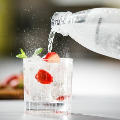 4. SodaStream Ekspres do wody Terra Biały + 1 butelka