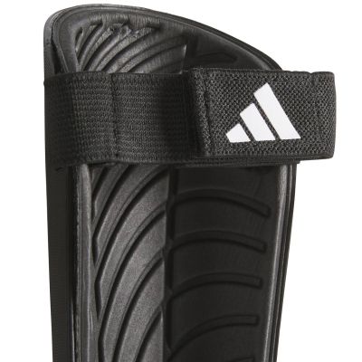 8. Ochraniacze piłkarskie adidas Tiro Training IP3998