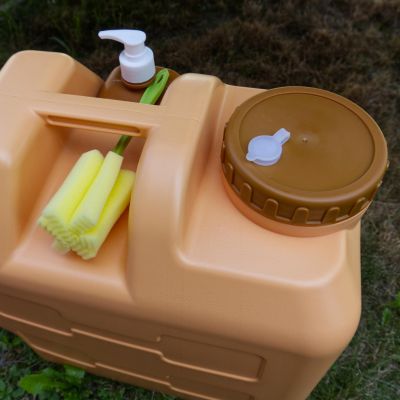 11. OFFLANDER ZBIORNIK NA WODĘ Z KRANIKIEM 20L