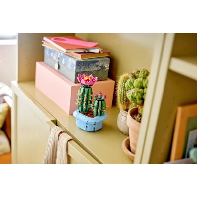 4. LEGO Botanical 11509 Kwitnący kaktus w doniczce