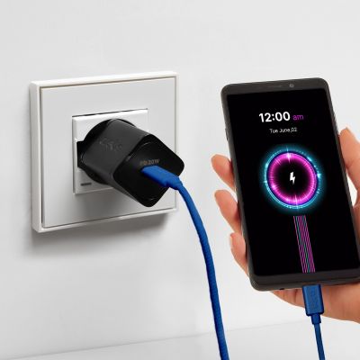 8. Kabel SBS TECABLETISSUETCCB USB-C - USB-C 1,5m 60W w oplocie - niebieski