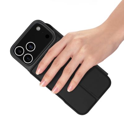 6. Etui Dux Ducis Skin Pro na iPhone 17 Pro Max z klapką i miejscem na kartę - czarne