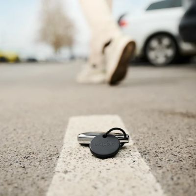 3. Zestaw lokalizatorów POP Chipolo 4 szt. czarne
