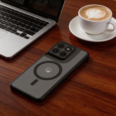 8. Etui Tech-Protect Magmat MagSafe na Motorola Edge 70 5G - czarne matowe