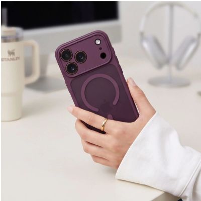 8. Etui Tech-Protect BasicMag MagSafe na iPhone 17 Pro Max / 18 Pro Max - burgundowe matowe