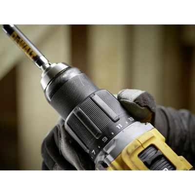 7. Wkrętarka DEWALT UD 18V DCD799P2T 74Nm 2x5,0Ah BL TSTAK