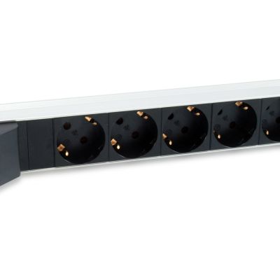 3. Equip 333312 rozdzielacz zasilania PDU 6 x gniazdo sieciowe 1U Czarny