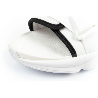 25. Buty adidas Ozweego Sandal W H67276