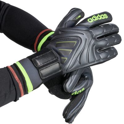 9. Rękawice bramkarskie adidas Copa Pro czarne JN5335