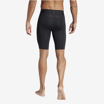 2. Spodenki adidas TechFit M JP1477