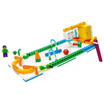 7. LEGO Education 45345 Zestaw SPIKE Essential