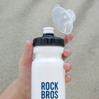 4. Bidon rowerowy Rockbros 600 ml - biały