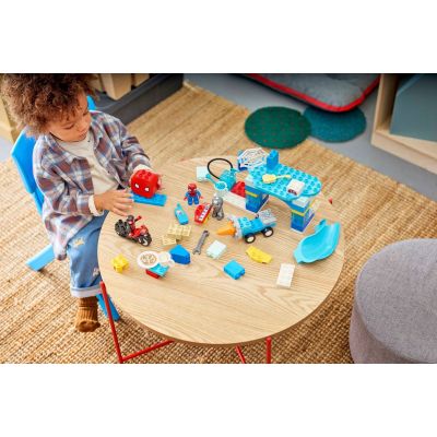 7. LEGO Duplo 10464 - Kryjówka Pajęczej Drużyny
