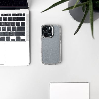 3. Etui brokatowe Glitter Case na iPhone 16e / 17e - przezroczyste