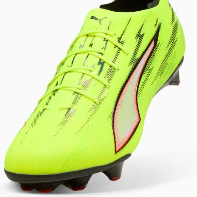4. Buty Puma ULTRA 5 Carbon FG/AG 108685-01