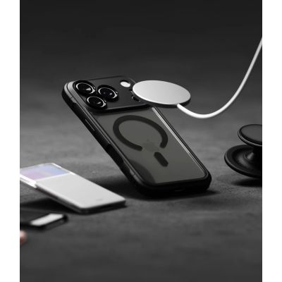 9. Etui Ringke Fusion Bold Magnetic MagSafe na iPhone 18 Pro / 17 Pro - czarne matowe