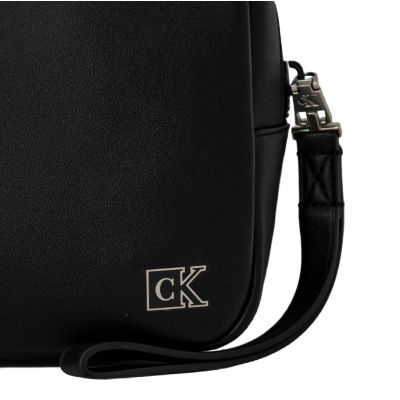 3. Kosmetyczka Calvin Klein Jeans Plaque Small Pouch K50K508221