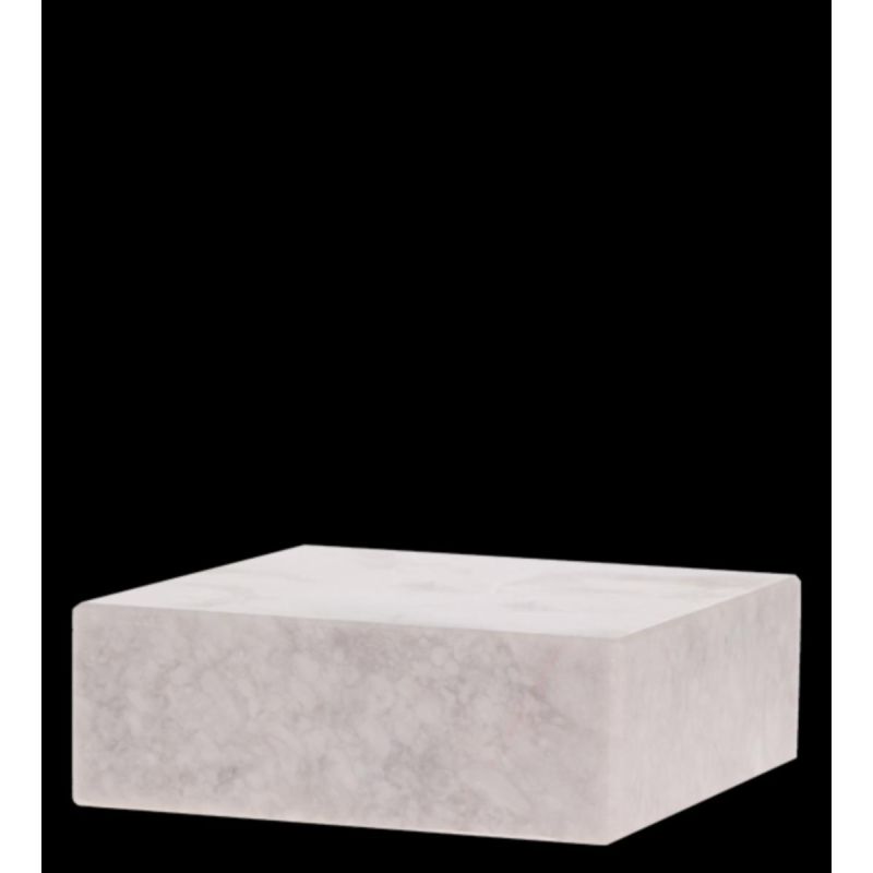 2. POSTUMENT POD FIGURKĘ BIAŁY