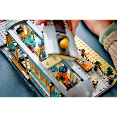 11. LEGO City 60506 - Tramwaj przy plaży