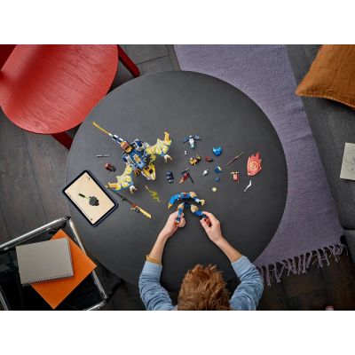 10. LEGO NINJAGO 71843 Mech smoczego jeźdźca Rogue’a