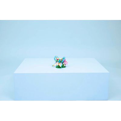 12. LEGO Creator 31384 Dzikie zwierzęta: Kolorowy koliber