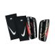 Ochraniacze piłkarskie Nike Mercurial FlyLite SuperLock czarne DN3608 011
