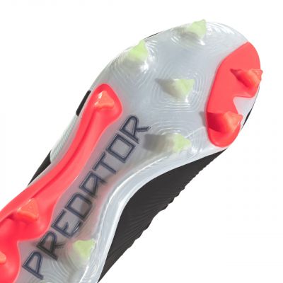 5. Buty piłkarskie adidas Predator Elite FG M IE1802