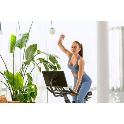 78. Rower stacjonarny, magnetyczny OVICX Q200X z ekranem dotykowym 15,6" TFT, WIFI bluetooth&app