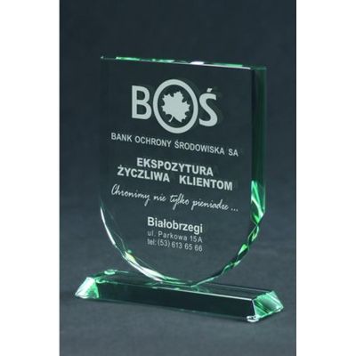 8. Trofeum szklane grawerowane z etui
