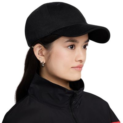 6. Czapka z daszkiem Nike Club czarna FZ5698 010