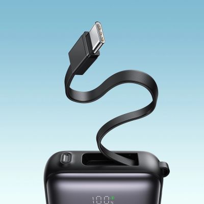 13. Powerbank Joyroom JR-PBF27 10000mAh 22.5W z wbudowanymi kablami USB-C i Lightning - czarny