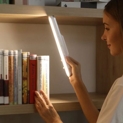 8. Baseus magnetyczna lampka nocna LED lampa pod szafkę do domu kuchni pokoju biały (DGXC-02)