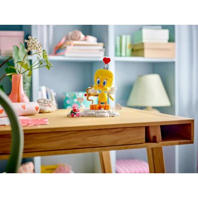 6. LEGO Iconic 40824 Uroczy kanarek Tweety