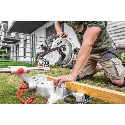 3. Graphite 59G812 piła ukośna 4800 RPM 1800000 W